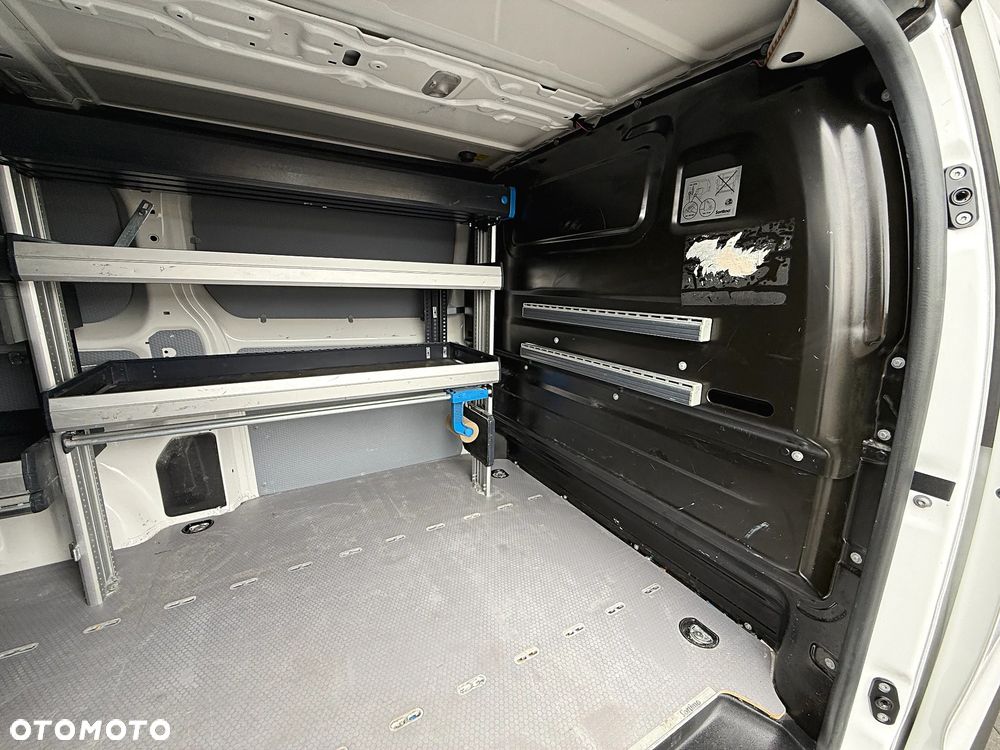 Opel Vivaro - 31