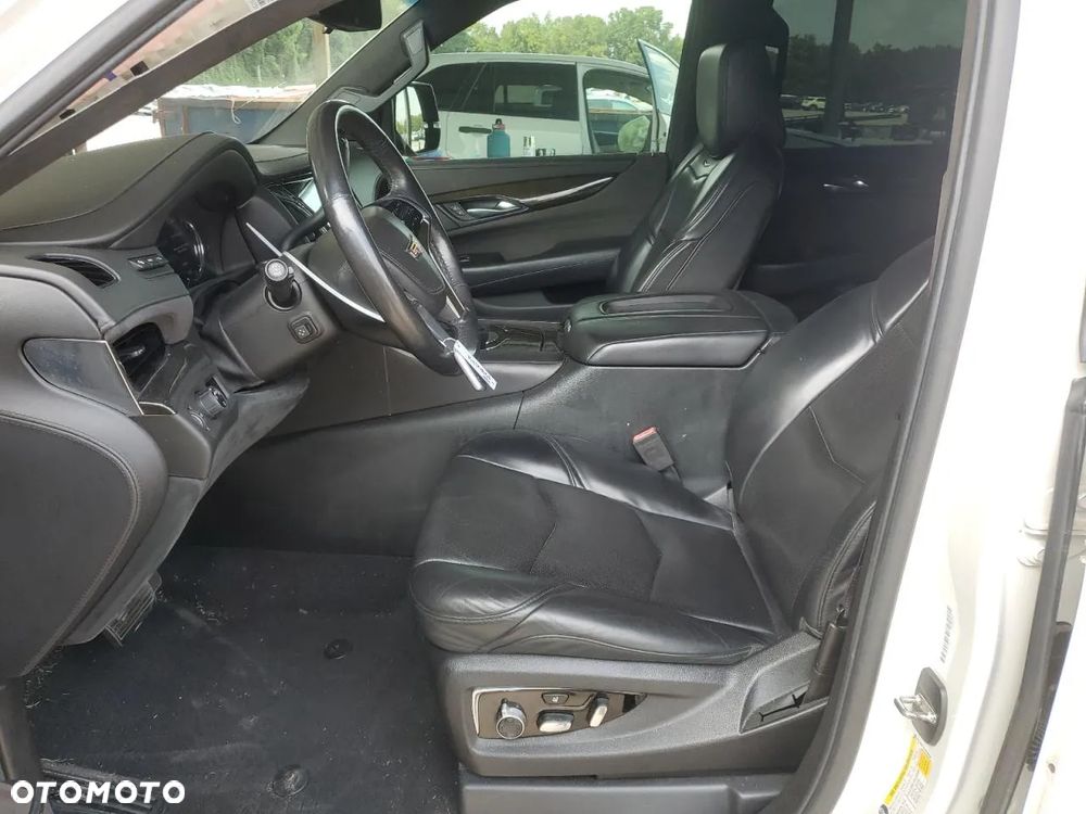 Cadillac Escalade 6.0 V8 - 8