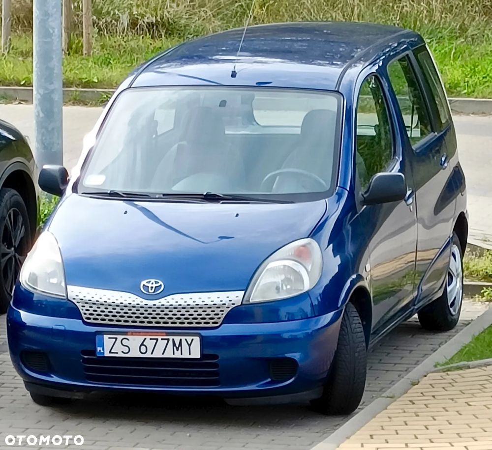 Toyota Yaris Verso 1.3 Luna - 2