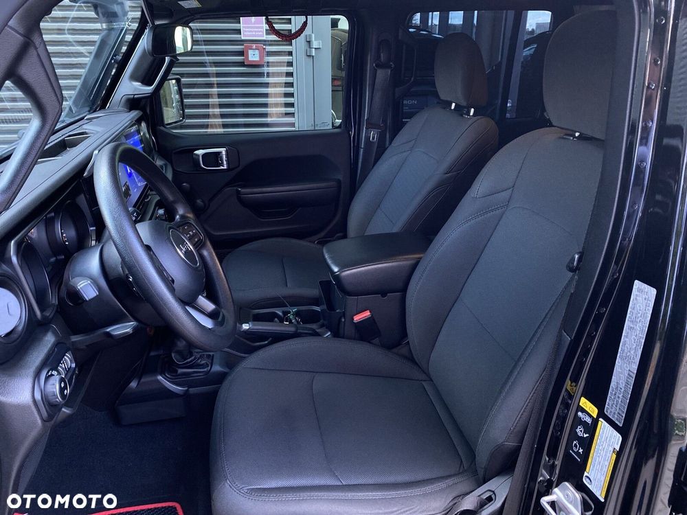 Jeep Wrangler - 9