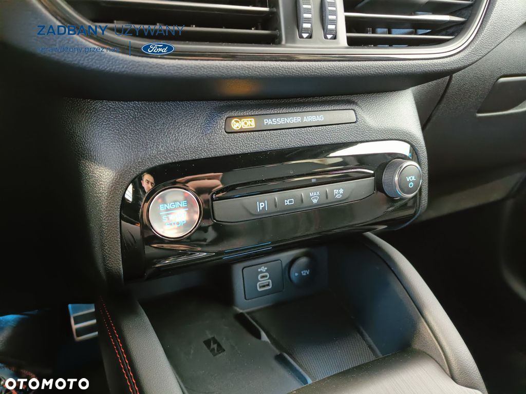 Ford Kuga 2.5 FHEV AWD ST-Line X eCVT - 25