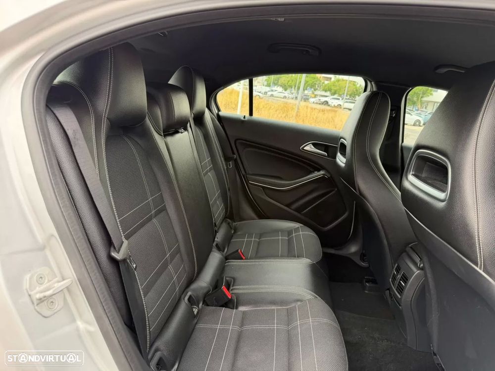 Mercedes-Benz A 180 d 7G-DCT Urban - 7