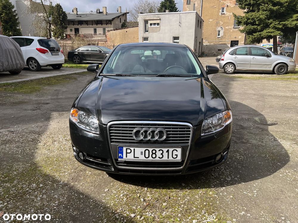 Audi A4 Limousine - 4