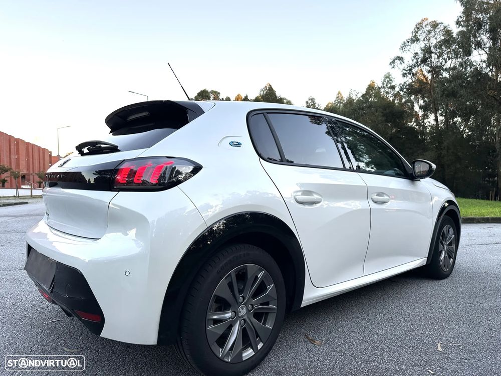 Peugeot e-208 50 kWh Allure Pack - 37