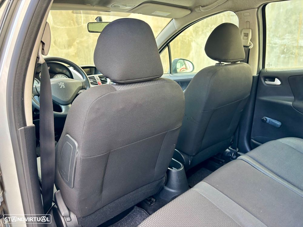 Peugeot 207 1.4 16V Trendy - 31
