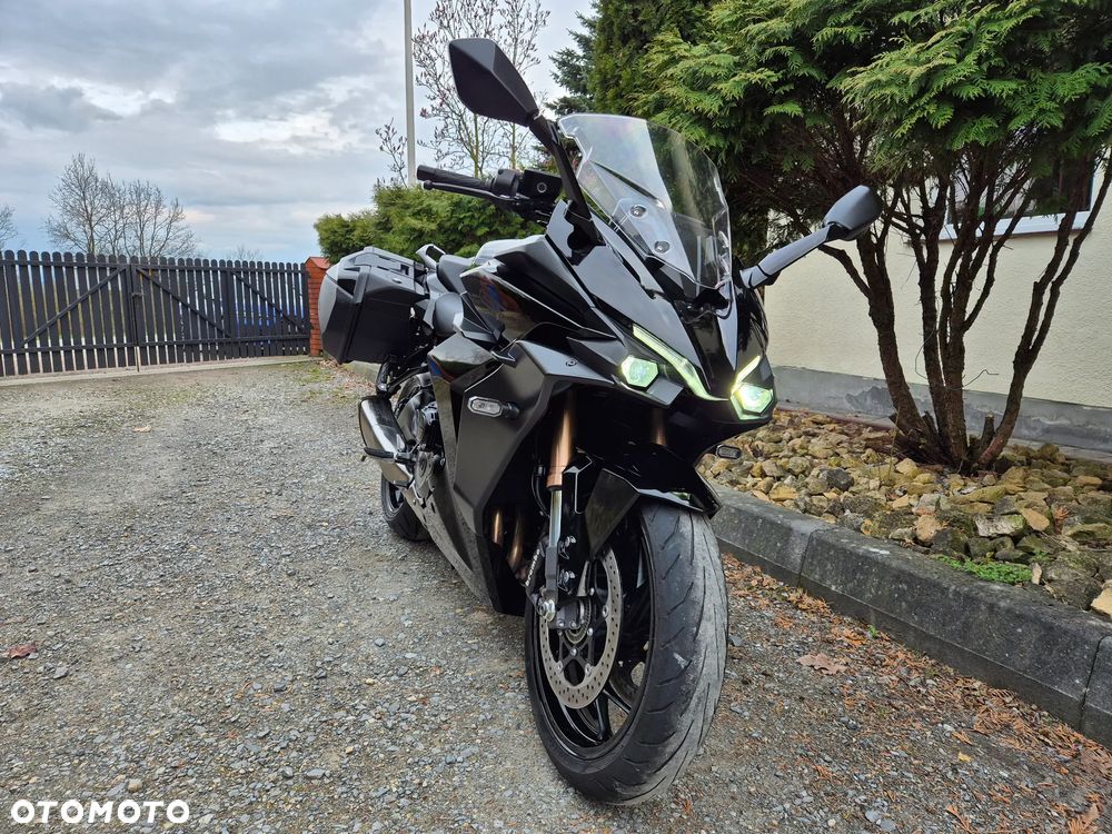 Suzuki GSX 1000 - 4