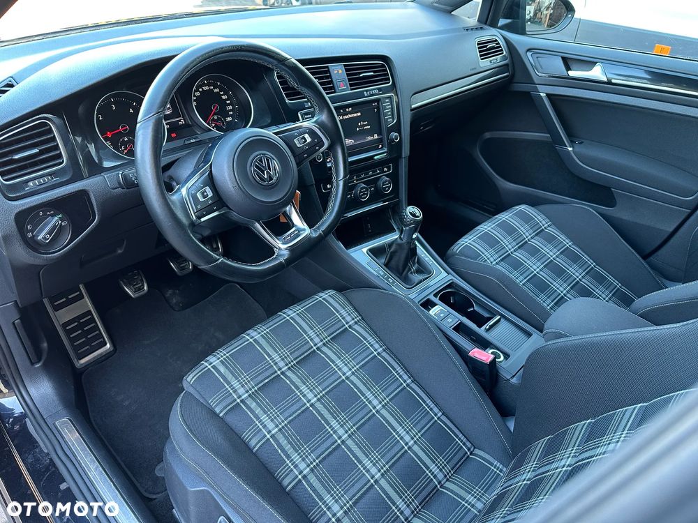 Volkswagen Golf 2.0 TDI BMT GTD - 6