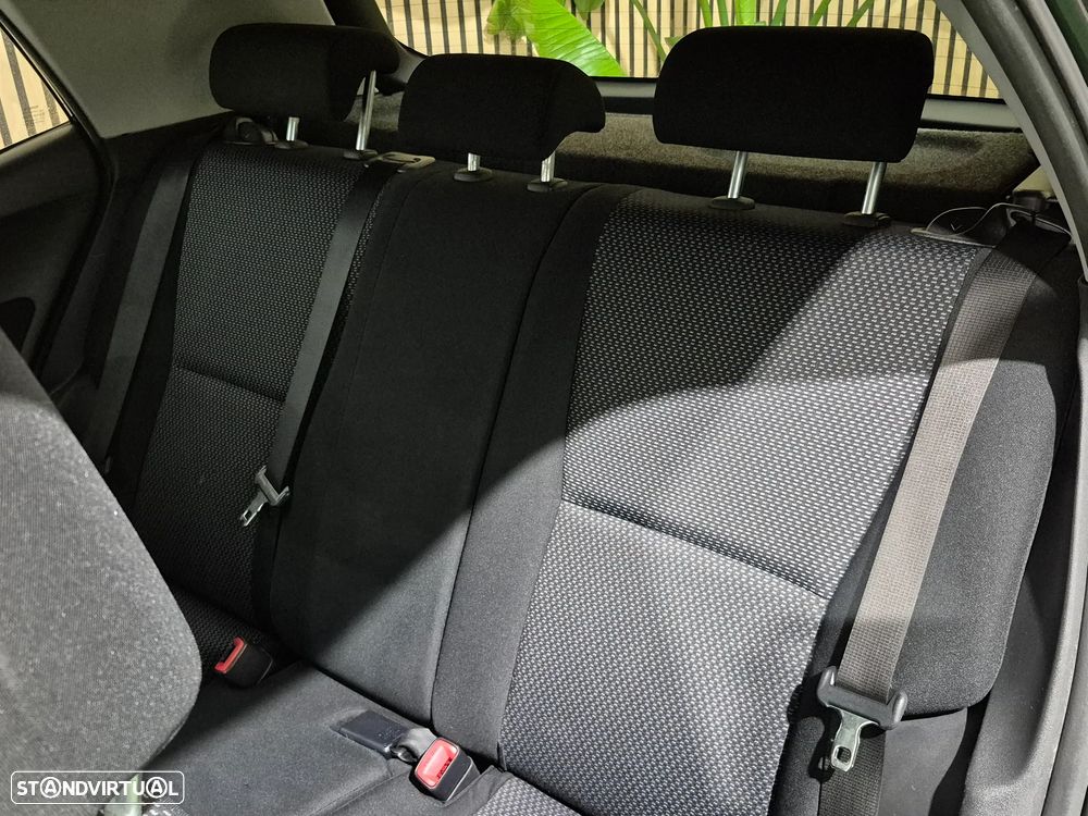 Toyota Auris 1.33 VVT-i Sol - 24