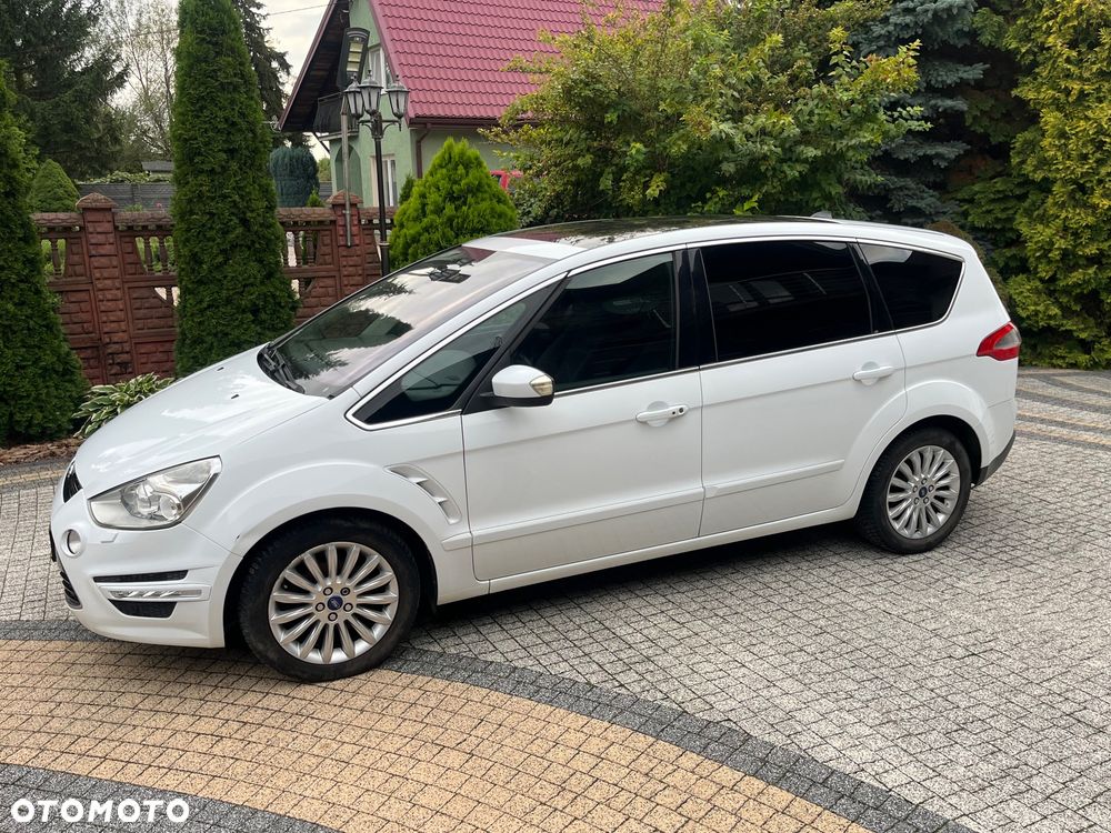 Ford S-Max - 11
