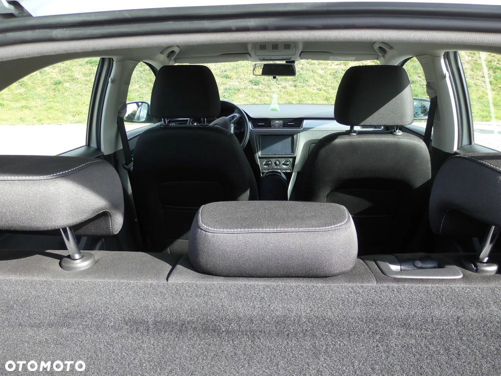 Skoda RAPID 1.6 TDI DPF Ambition - 16
