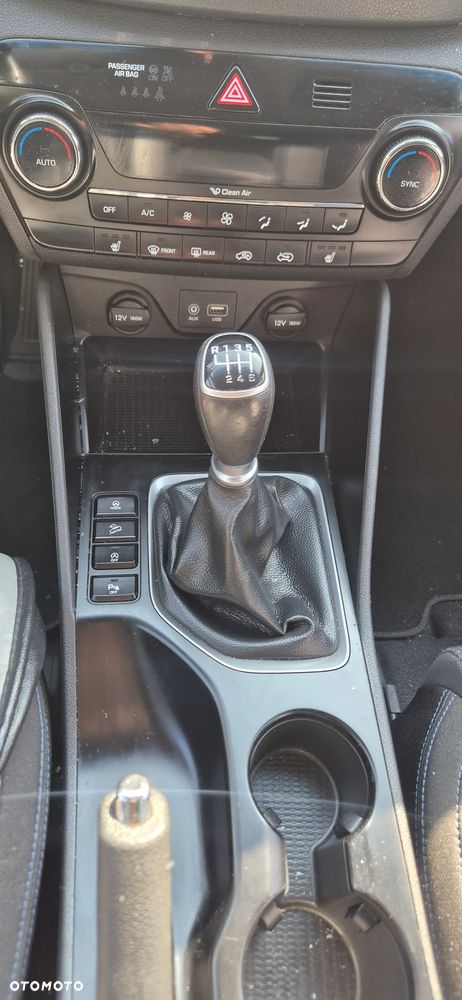 Hyundai Tucson 1.7 CRDI BlueDrive Classic 2WD - 23