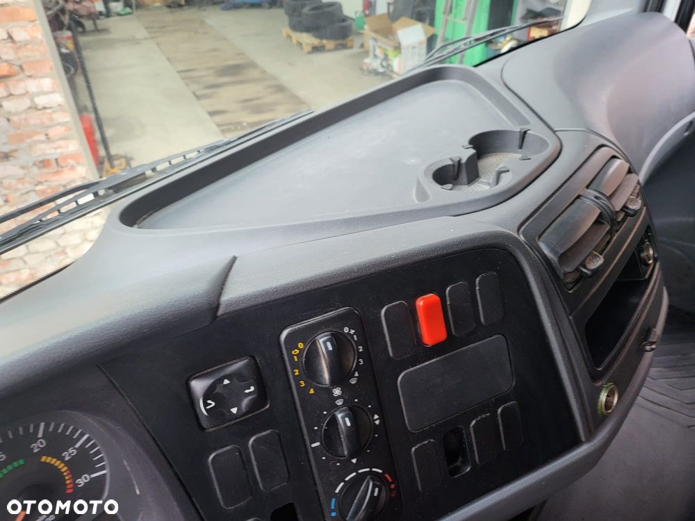 Mercedes-Benz ATEGO - 5