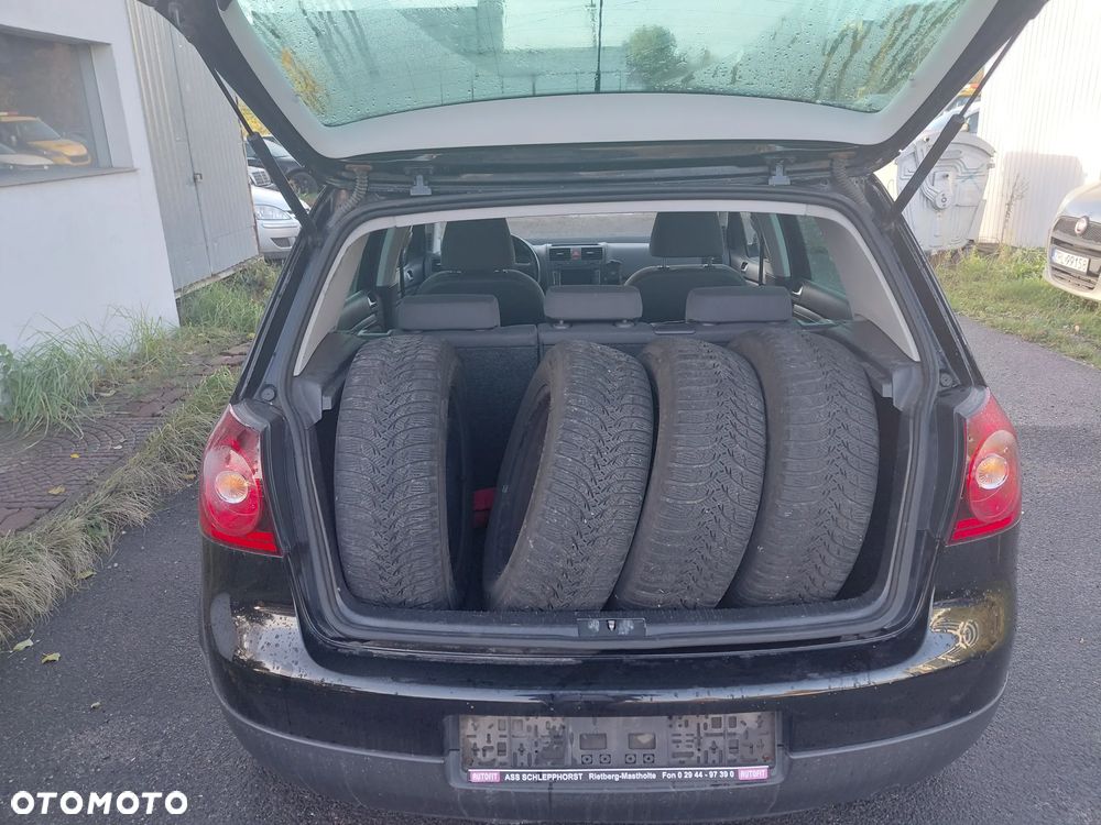 Volkswagen Golf - 22