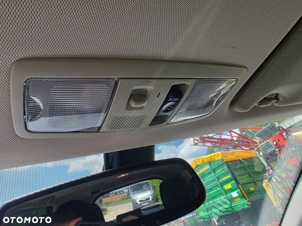 Mitsubishi Outlander - 30