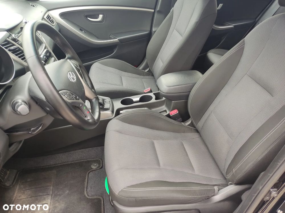 Hyundai i30 blue Kombi 1.6 GDi Passion - 20