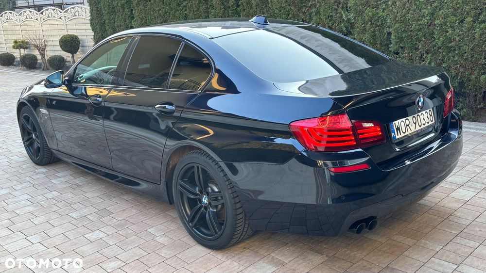 BMW Seria 5 525d xDrive - 38