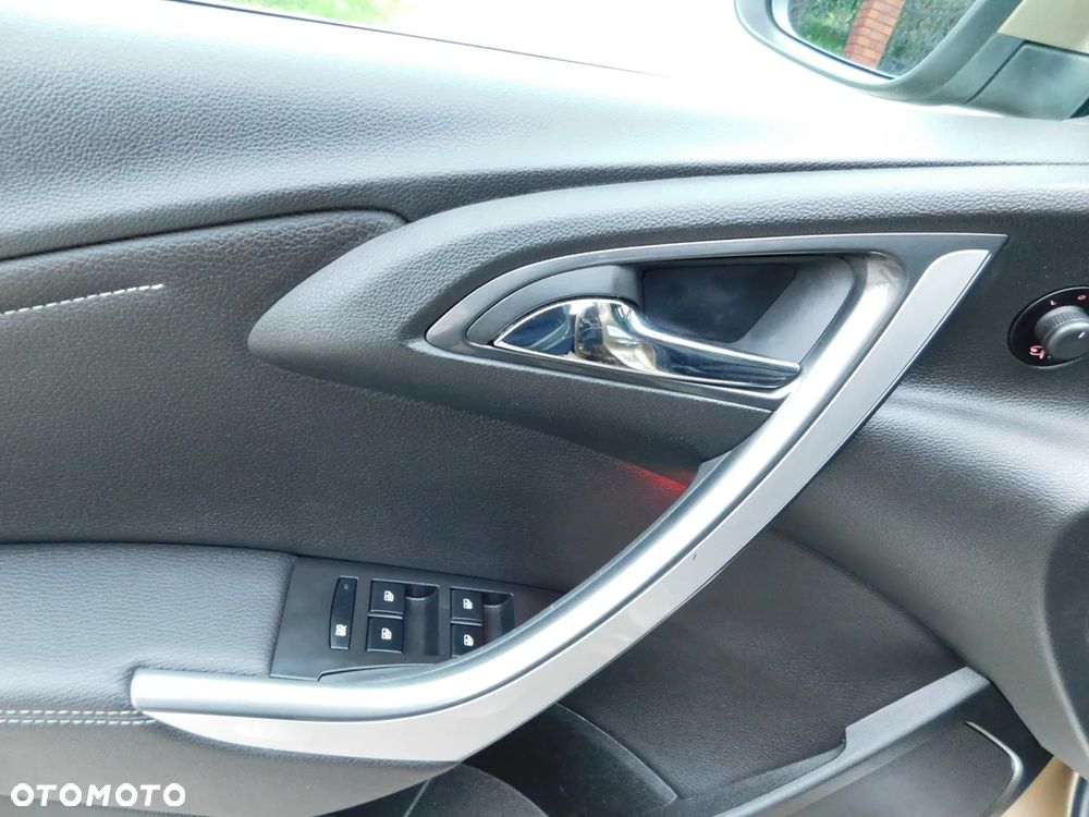 Opel Astra 1.4 Turbo Cosmo - 21