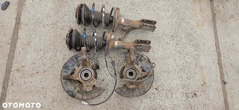 Amortyzator sprężyna lewy prawy przód zwrotnica piasta ABS Toyota Avensis T25 lift 2,2 D-CAT 2008r - 1
