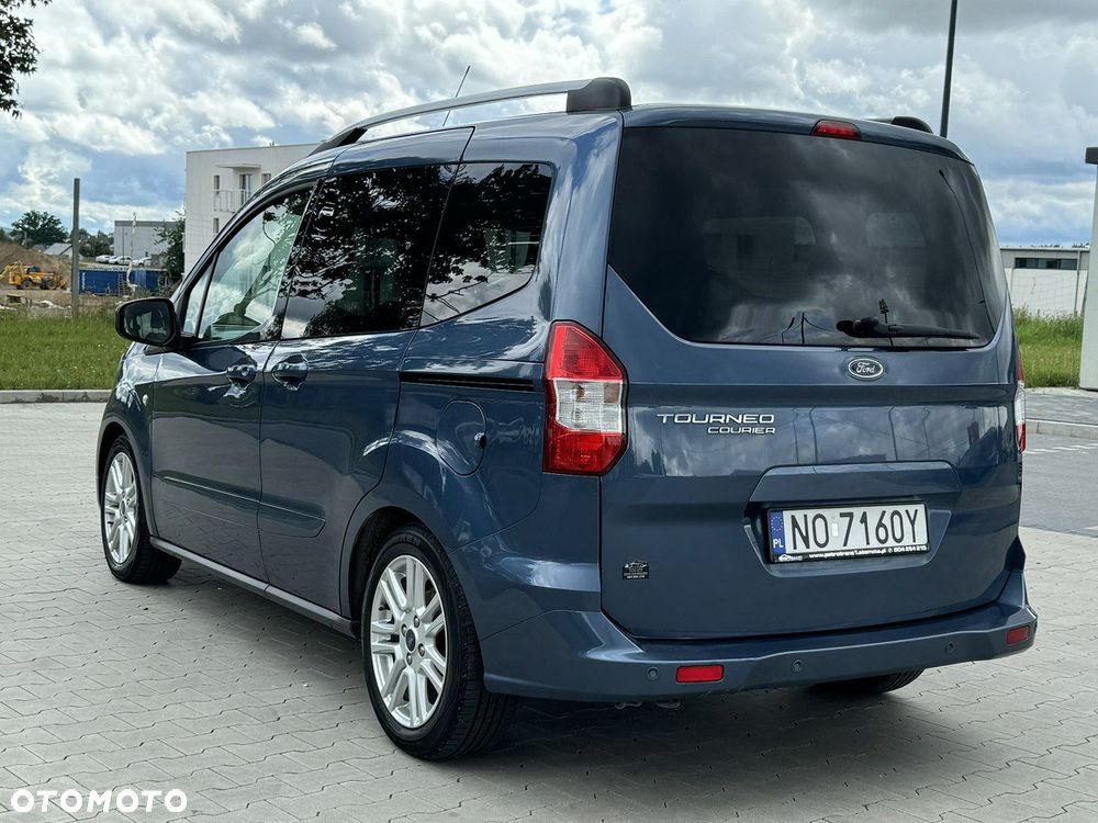 Ford Tourneo Courier - 8