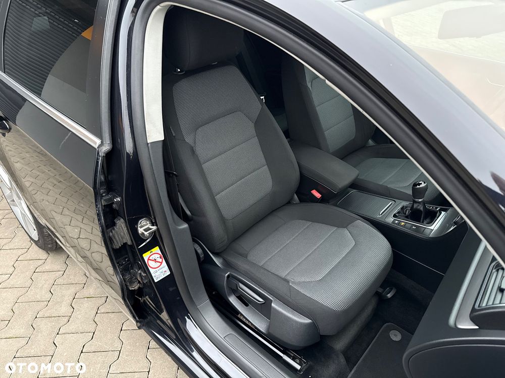 Volkswagen Passat 2.0 TDI BlueMotion Technology Exclusive - 26