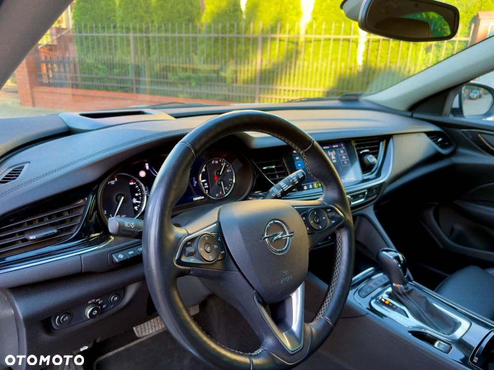 Opel Insignia - 10