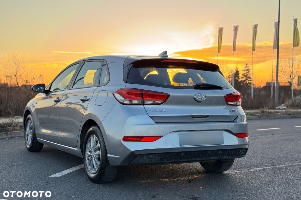 Hyundai i30 1.5 DPI Classic + - 14