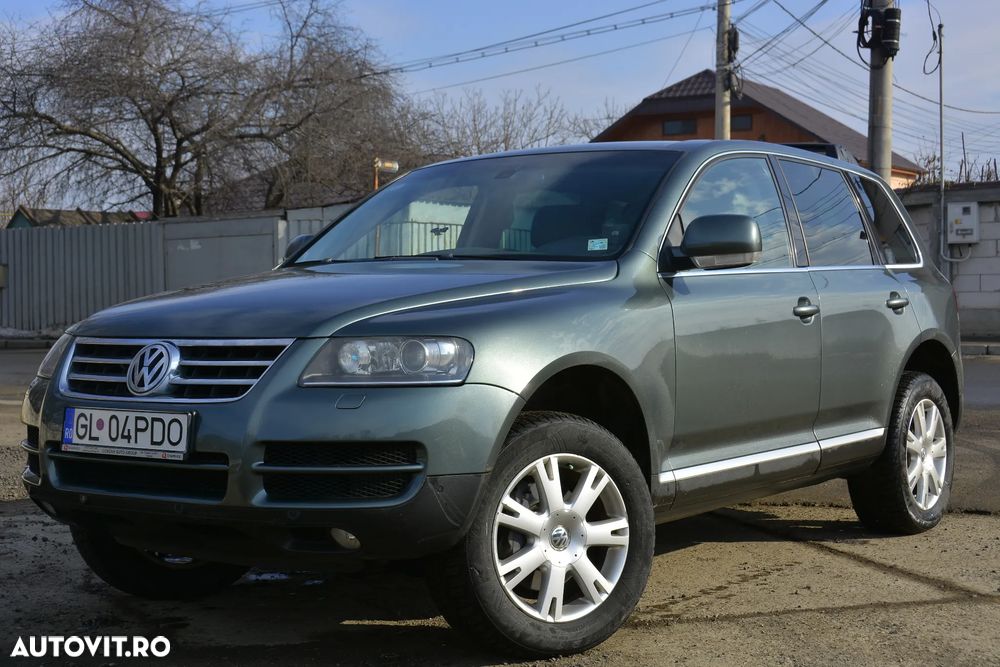 Volkswagen Touareg - 1