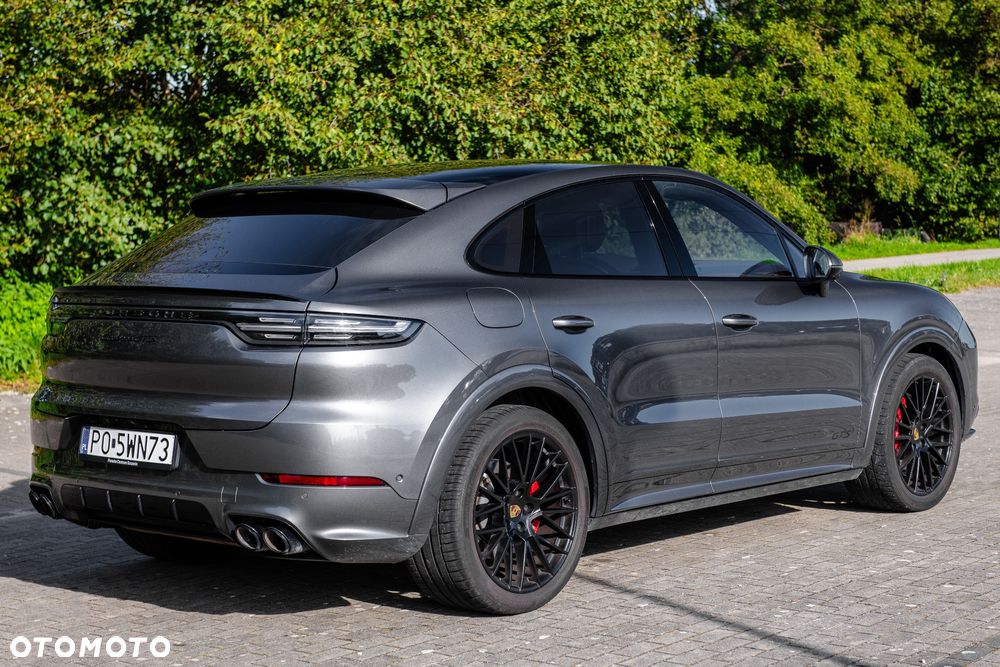 Porsche Cayenne GTS - 40
