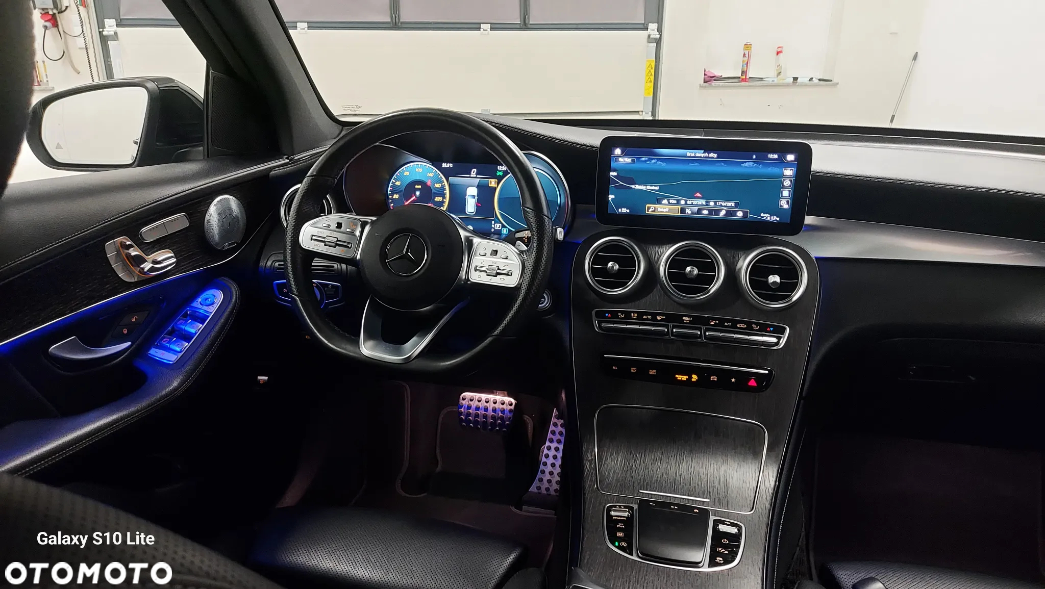 Mercedes-Benz GLC 220 d 4Matic 9G-TRONIC AMG Line Plus - 35