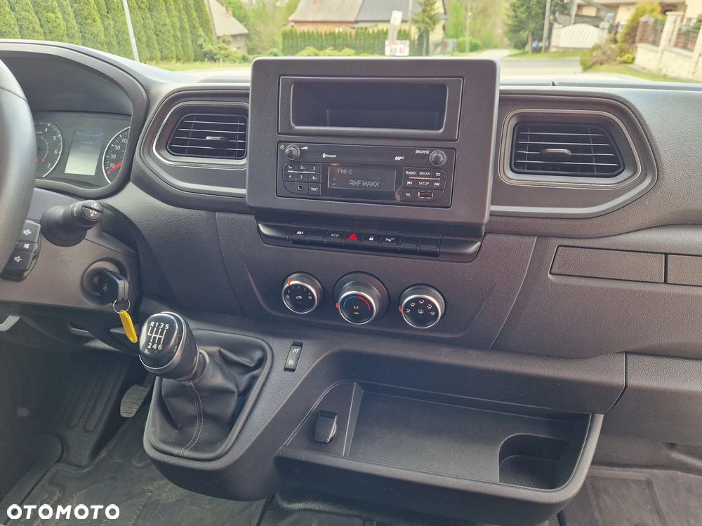 Renault Master Brygadowy Osobowy Furgon Krajowy 1 Wł - 24