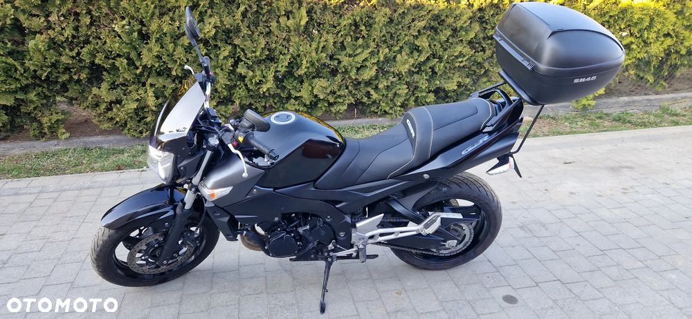 Suzuki GSR - 7