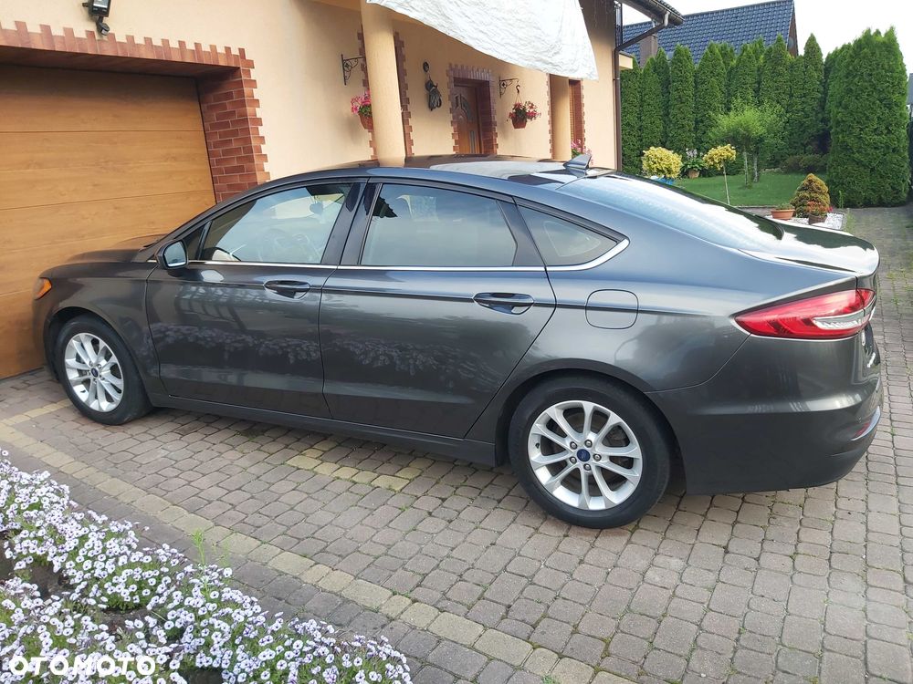 Ford Fusion - 4