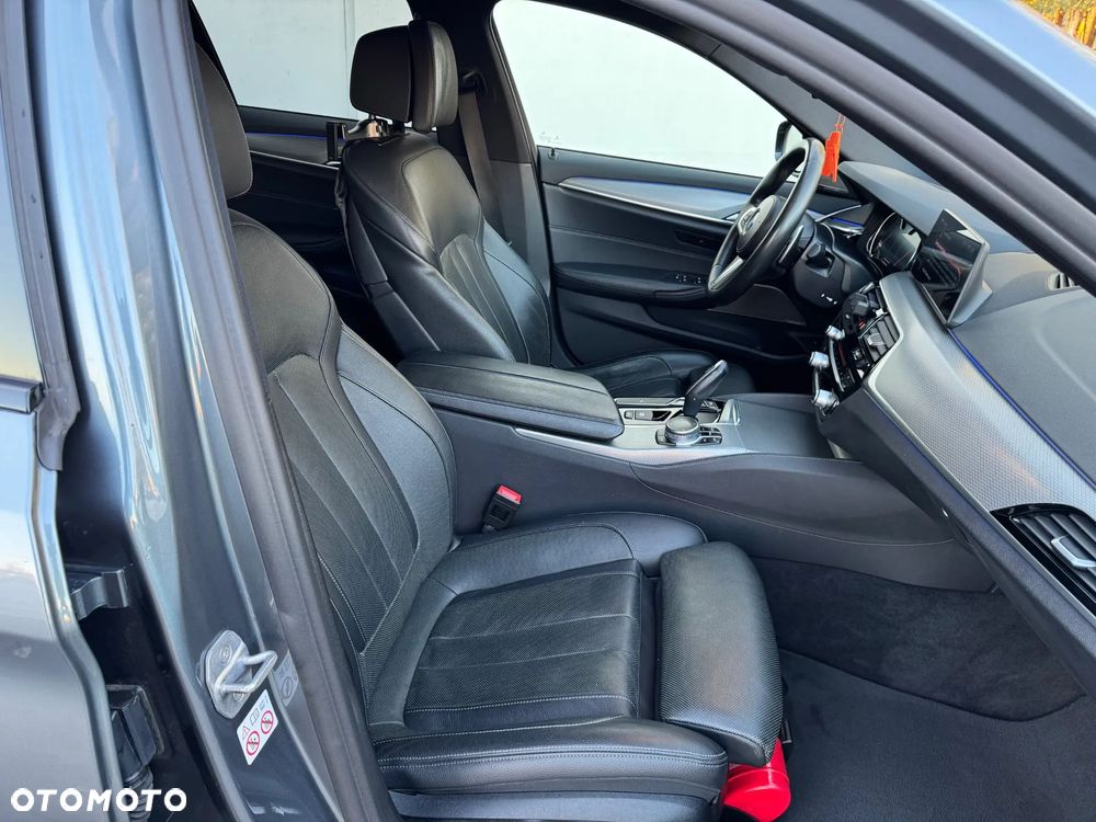 BMW Seria 5 520d xDrive M Sport sport - 35