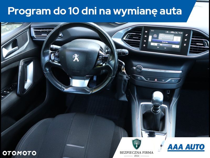 Peugeot 308 - 8