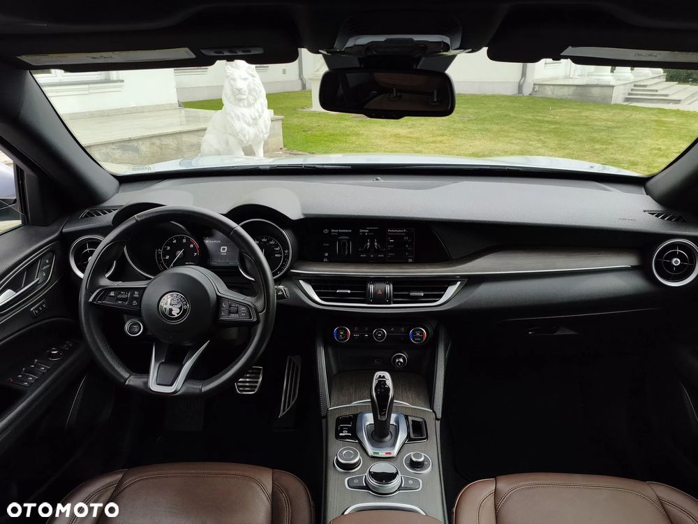 Alfa Romeo Stelvio 2.0 Turbo 16V AT8-Q4 Ti - 13