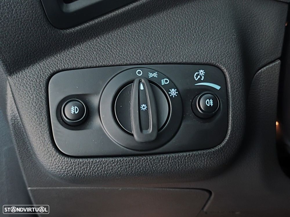 Ford Kuga 1.5 TDCi ST-Line - 25