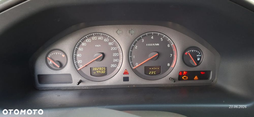 Volvo V70 2.4 - 9