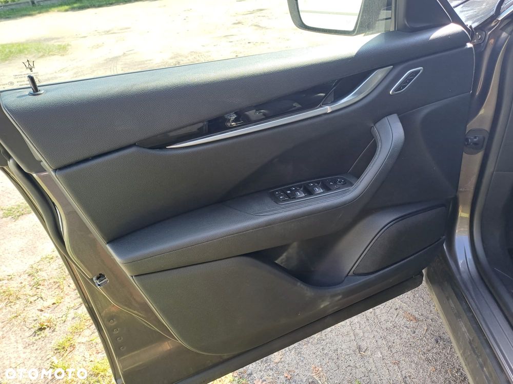 Maserati Levante Granlusso - 11