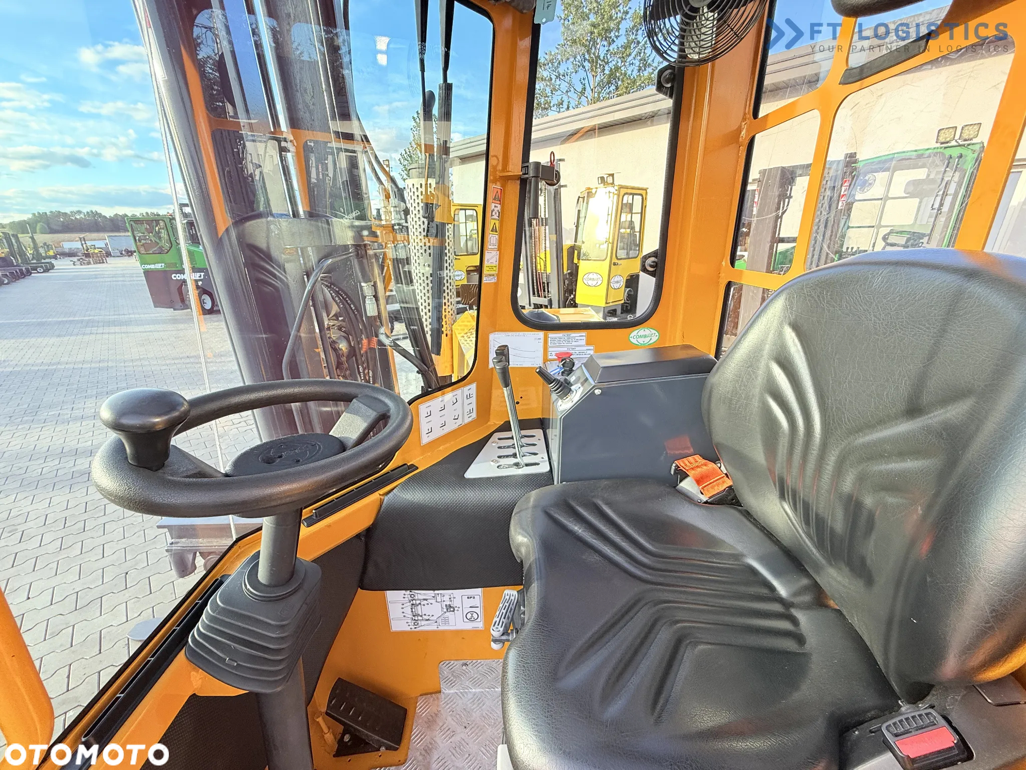 Combilift WÓZEK CZTEROKIERUNKOWY - WIELOKIERUNKOWY C3000 / GAZ/ DUPLEX 4500MM /JEDYNE 3096 MOTOGODZIN /  PRZESUW WIDEŁ / PEŁNA KABINA / STAN IDEALNY / Szeroka oferta wózków czterokierunkowych i bocznych, dopasowanych do różnorodnych potrzeb i zastosowań - 15
