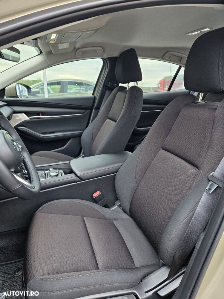 Mazda 3 e-Skyactiv X186 AT MHEV Center-Line - 4