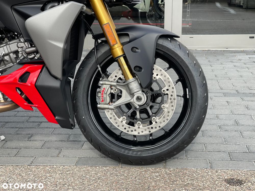 Ducati Streetfighter V2 - 3