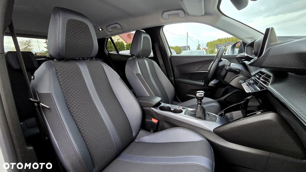 Peugeot 2008 1.2 PureTech Allure Pack S&S - 26