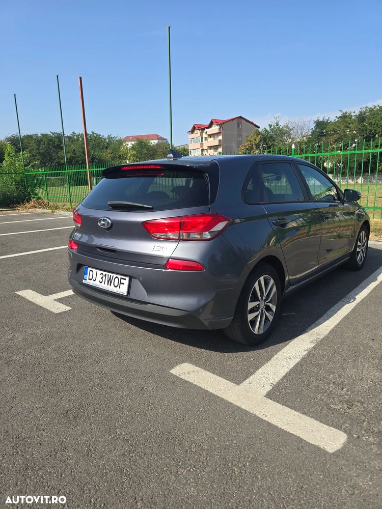 Hyundai i30 1.4 100CP 5DR M/T Highway+ - 4