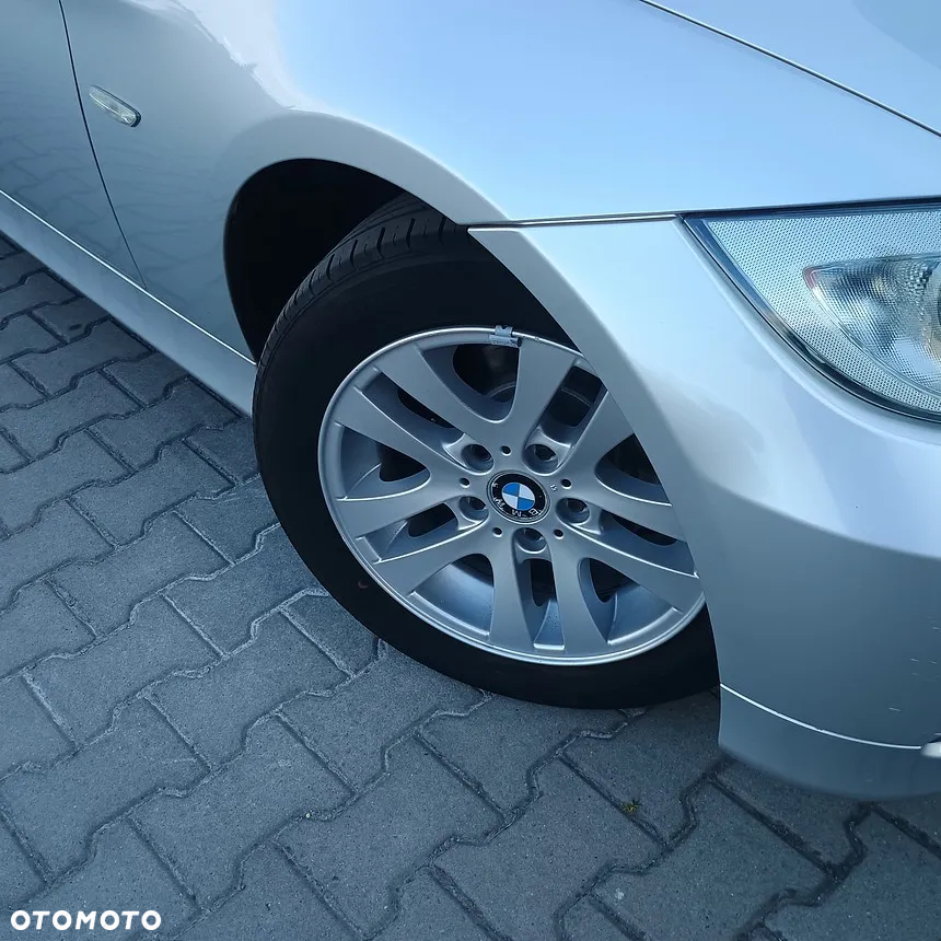BMW Seria 3 318i - 39
