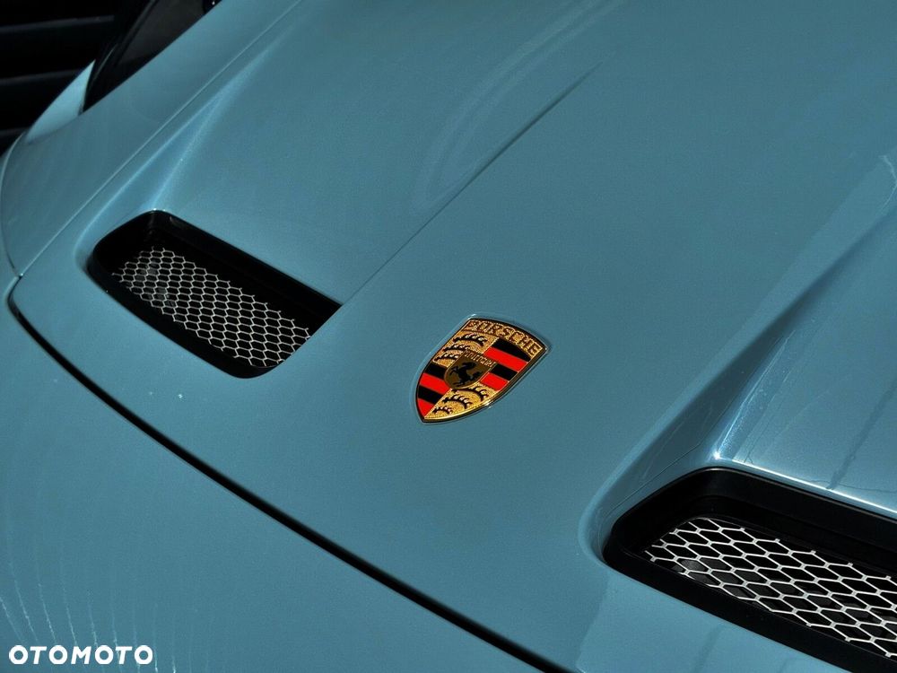 Porsche 911 - 33