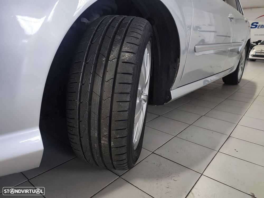 Renault Laguna Break 2.0 dCi Dynamique S 4control - 8