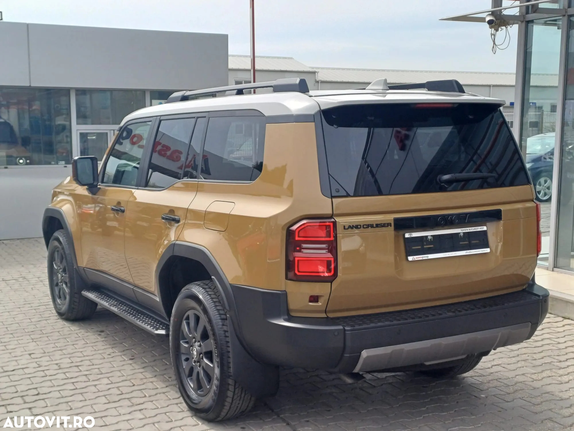 Toyota Land Cruiser 2.8l D-4D 204 CP A/T 7 locuri Luxury AVS Brown - 5