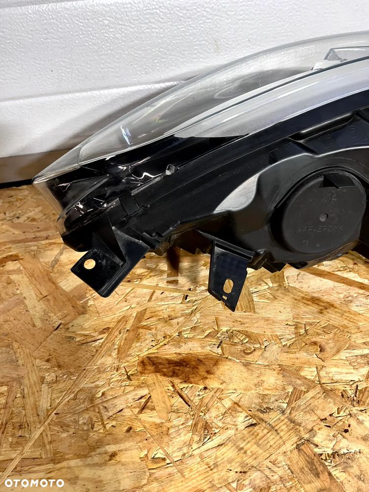 RENAULT CAPTUR I LAMPA PRAWY PRZÓD PRAWA PRZEDNIA ZWYKŁA ORYGINAŁ EUROPA BRAK JEDNEGO UCHWYTU 260102734R - 8