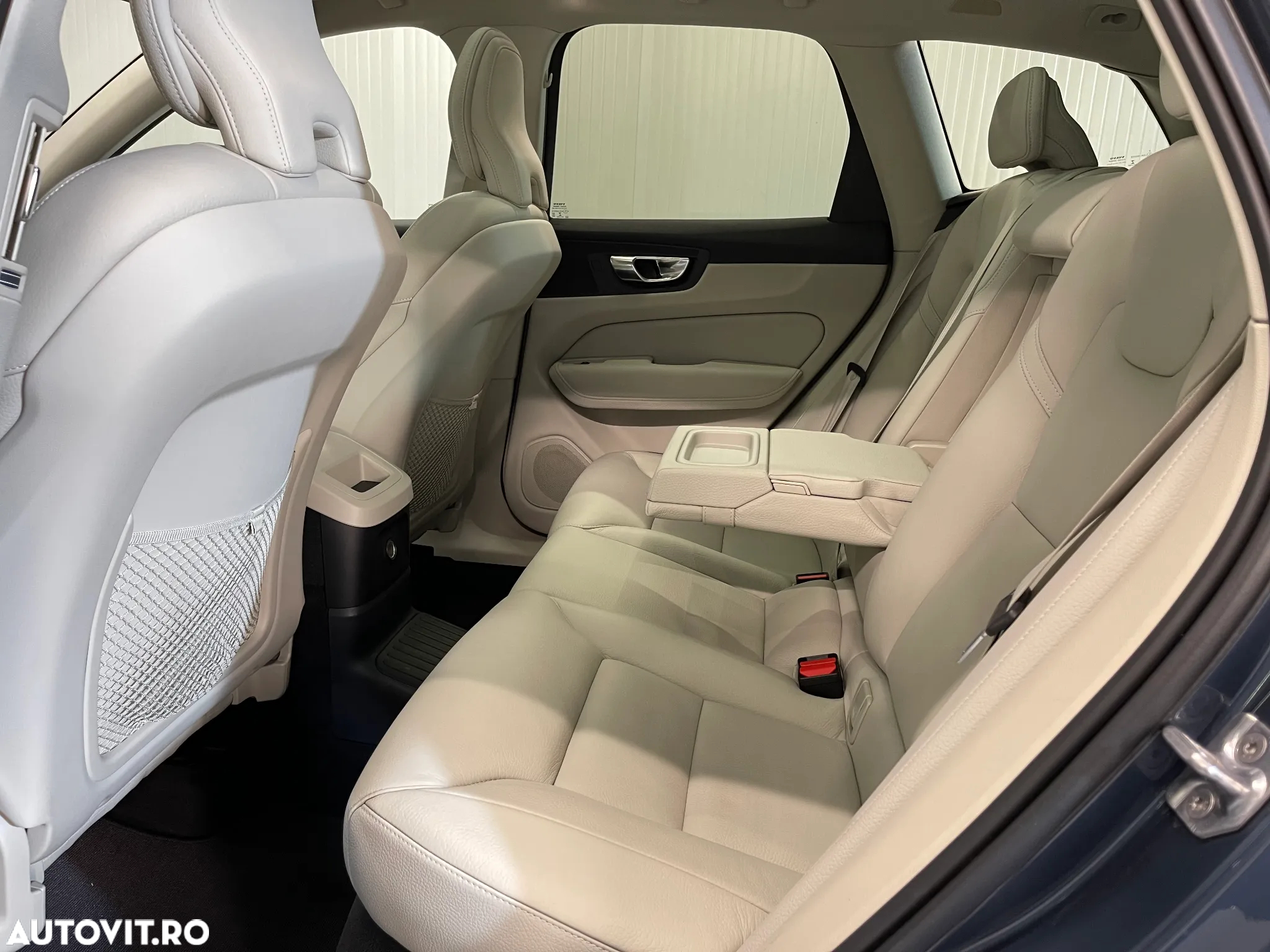 Volvo XC 60 Recharge T8 Twin Engine eAWD Inscription - 12