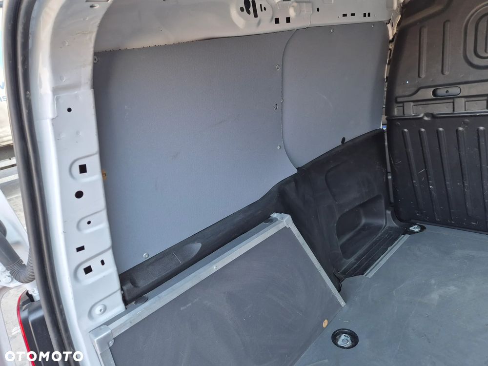 Toyota Proace City - 23